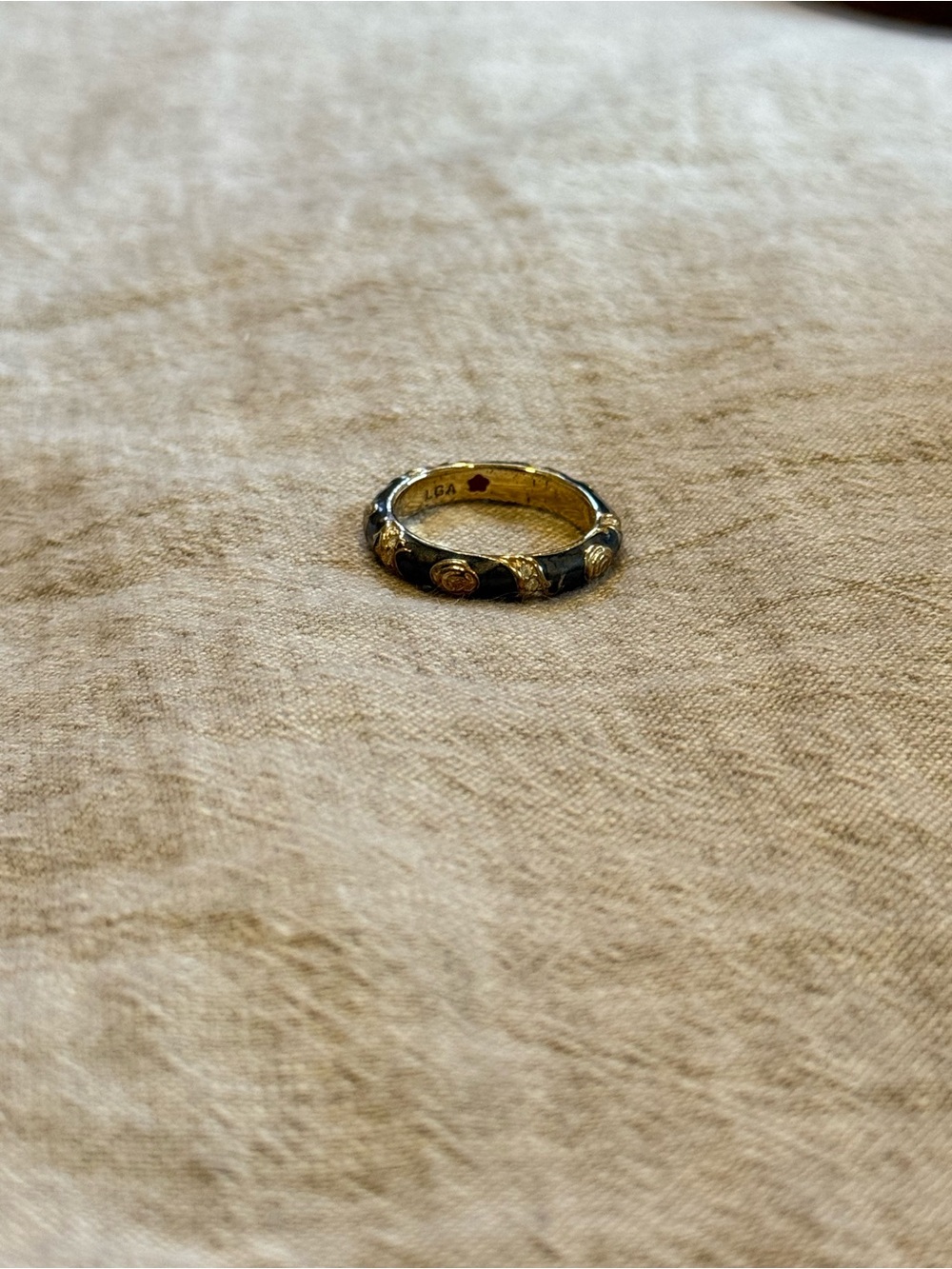 Gold and Black Decorative Women's Band Ring
